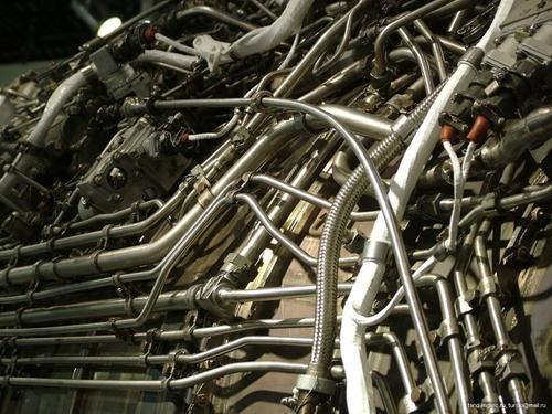 電阻應(yīng)變儀檢測(cè)發(fā)動(dòng)機(jī)外部管道振動(dòng)應(yīng)力的試驗(yàn)研究