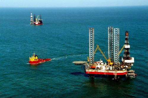 JH-200A振動時效設(shè)備消除石油鉆機(jī)井架的焊接殘余應(yīng)力