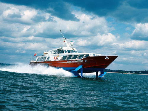 采用動態(tài)應(yīng)變儀測量新造船舶發(fā)電機(jī)軸功率