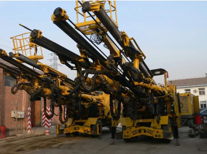 鉆孔法測(cè)殘余應(yīng)力在鑿巖臺(tái)車伸縮臂上應(yīng)用