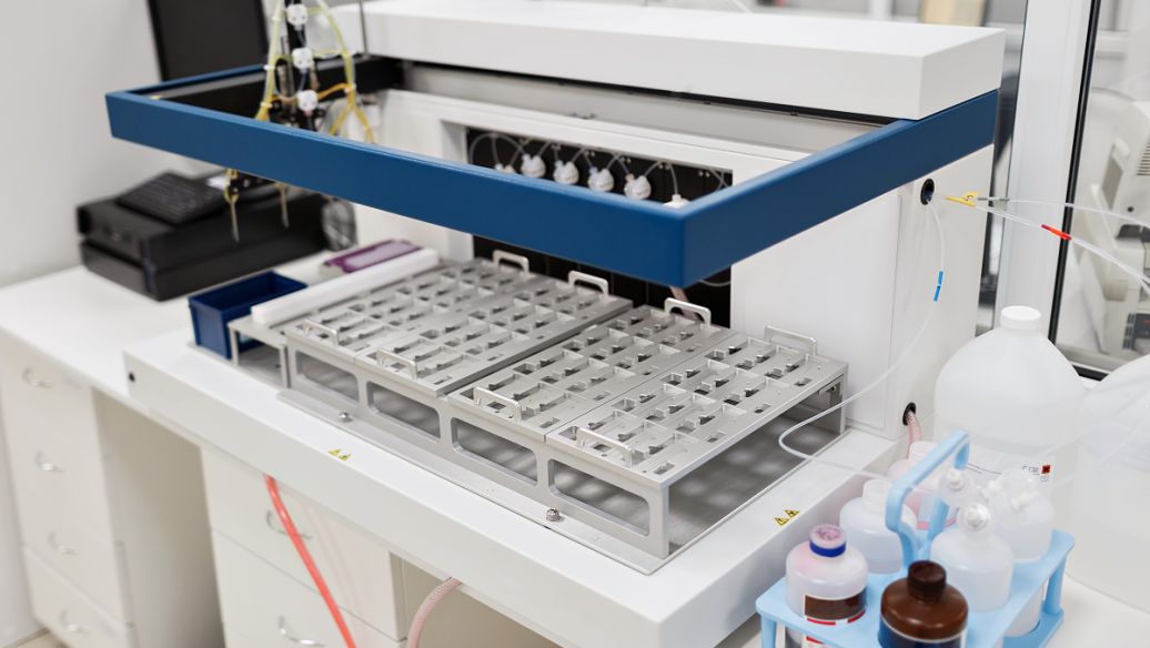 振動(dòng)時(shí)效工藝在板料折彎?rùn)C(jī)上的應(yīng)用